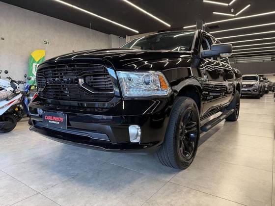 RAM CLASSIC 5.7 V8 GASOLINA LARAMIE NIGHT EDITION CD 4X4 AUTOMÁTICO RAM CLASSIC 5.7 V8 GASOLINA LARAMIE NIGHT EDITION CD 4X4 AUTOMÁTICO